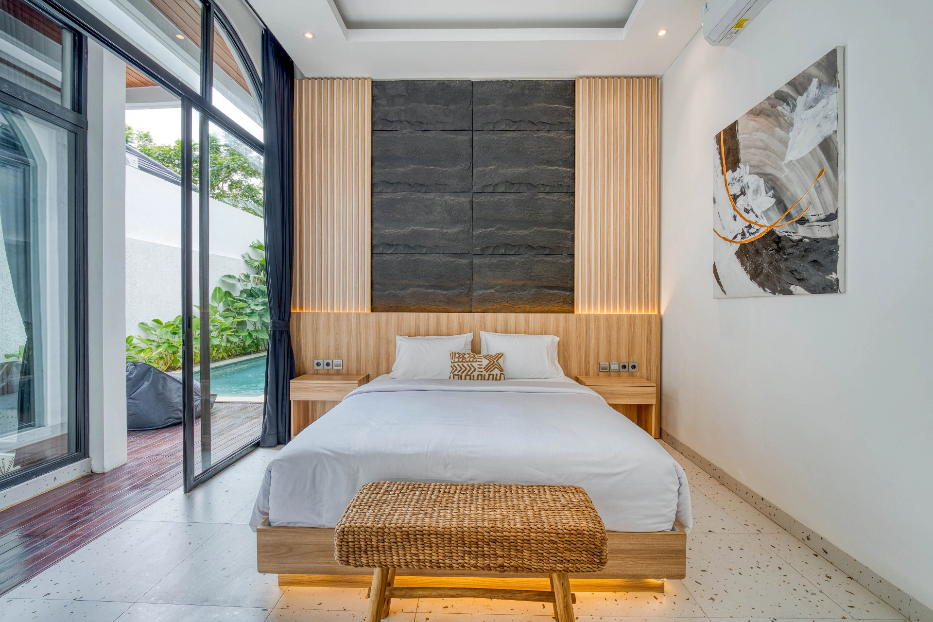 Villa Rioja – 3BR Tropical Retreat in Pererenan — image 3