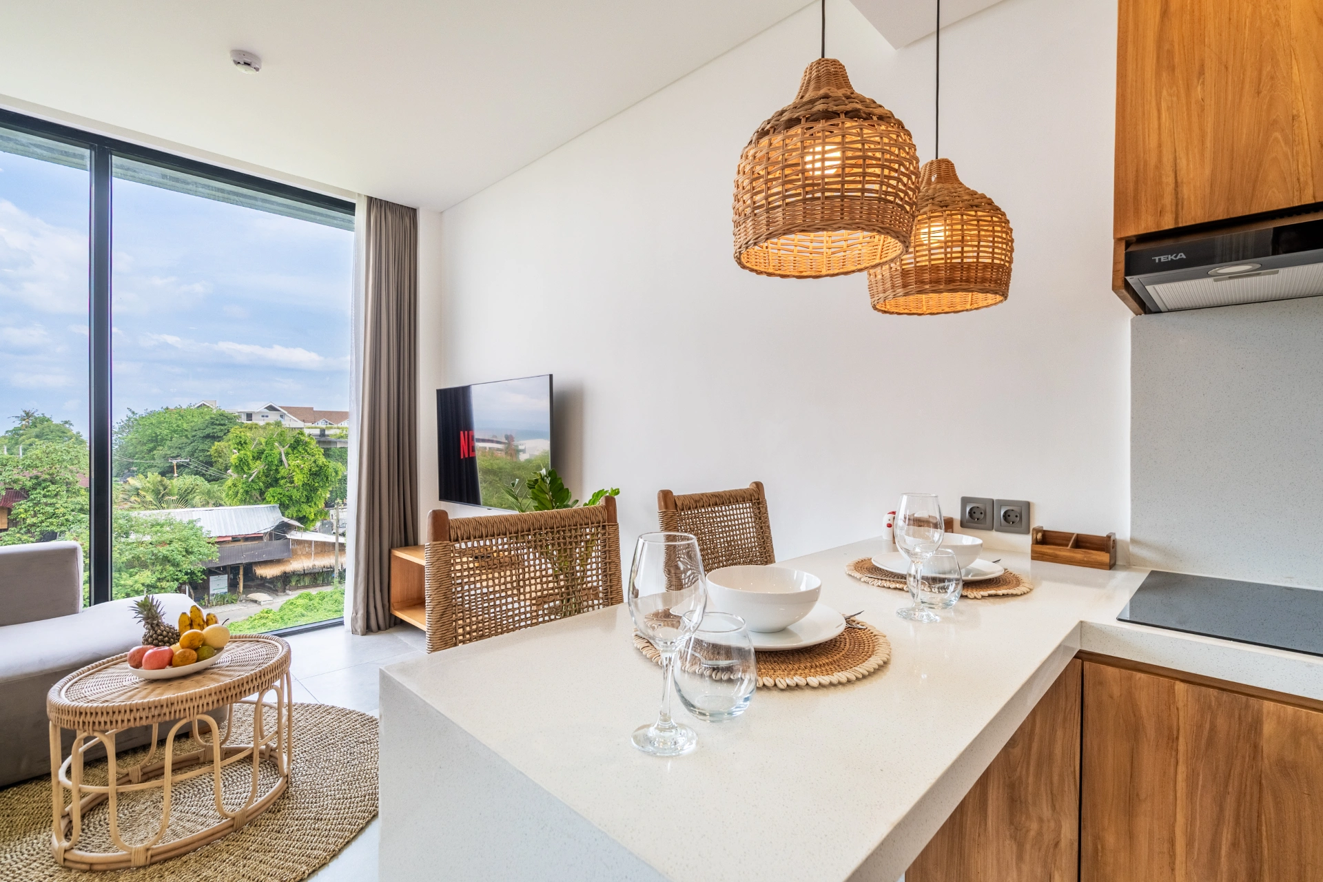 Sunny Muse - Ocean View 1BR | Rooftop Pool & Near Beach — image 3