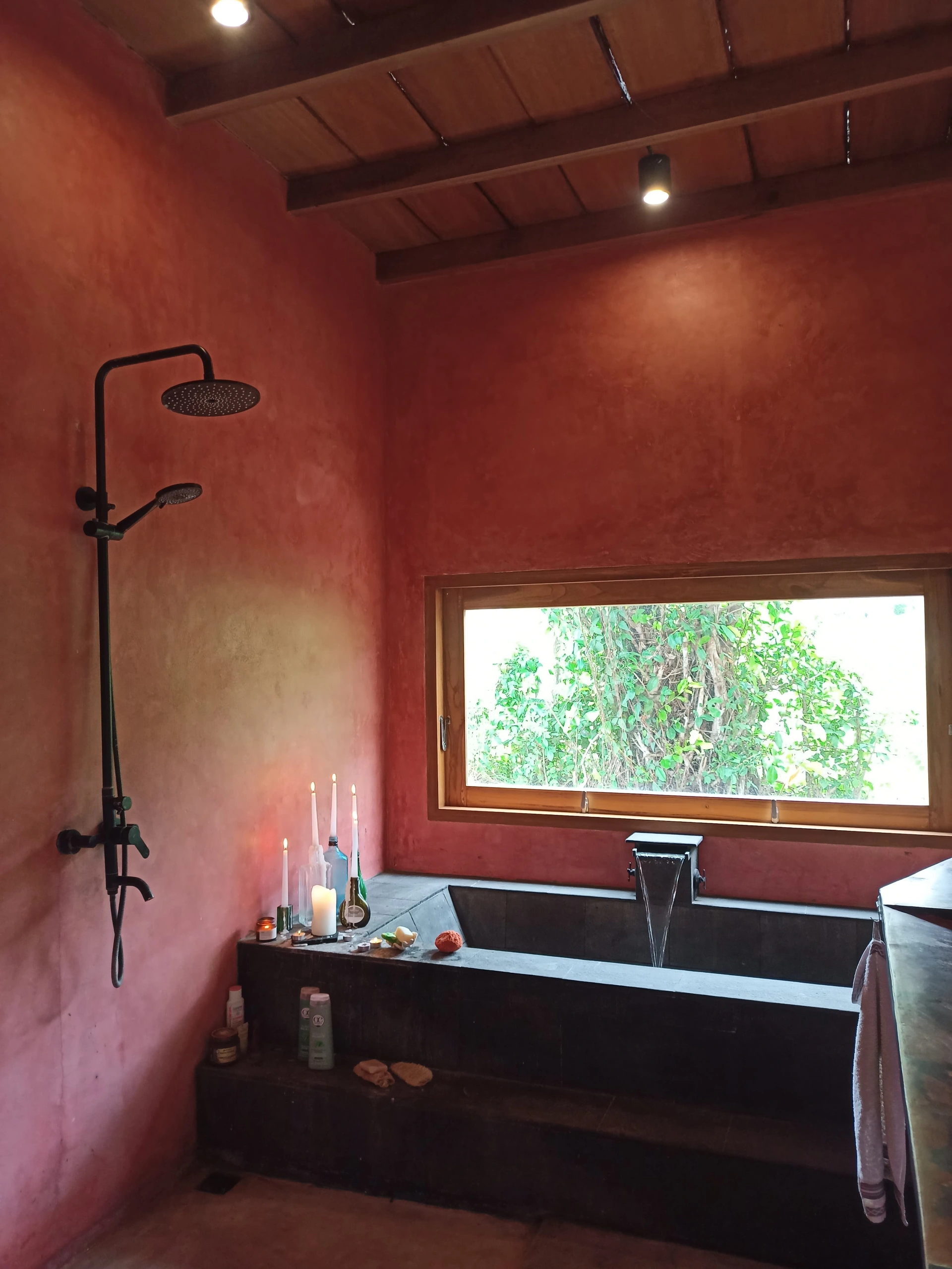 Rumah Merah — image 2