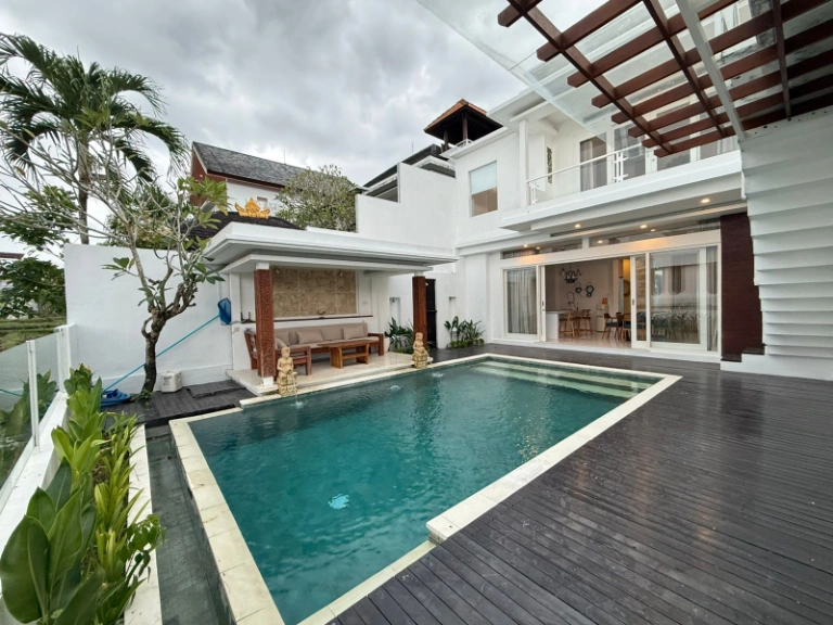 3 Bedroom Luxury Tropical Villa — image 1