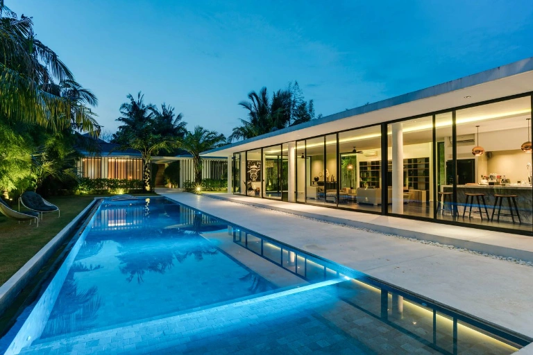 The Ultimate Flex: 16 Are land 5 Bedrooms and a 20m lap pool - IBAR17