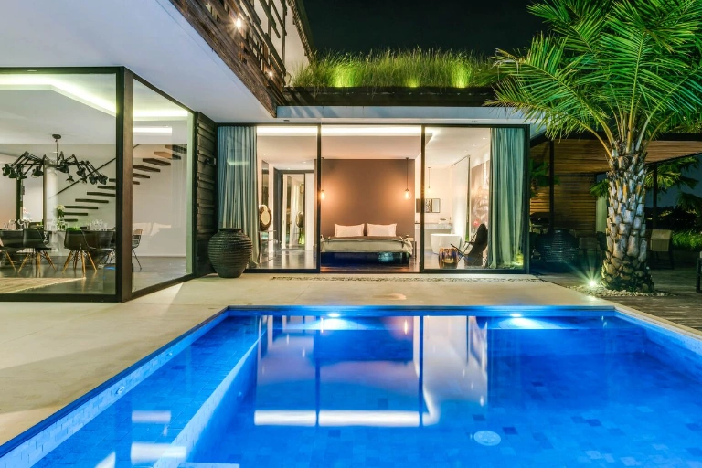 The Ultimate Flex: 16 Are land 5 Bedrooms and a 20m lap pool - IBAR17 — image 4