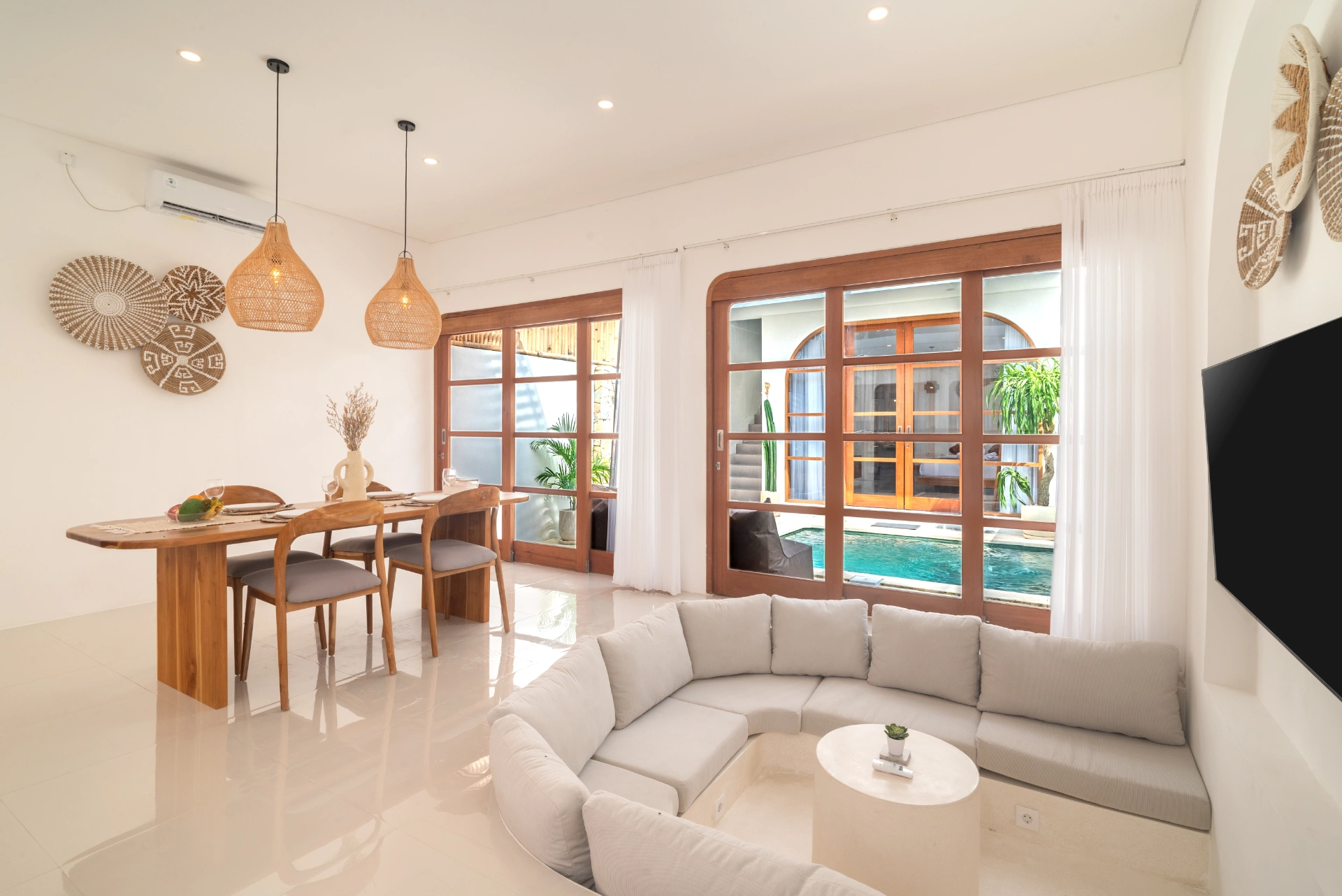 Luxurious 2-Bedroom Villa | Prime Location — image 3