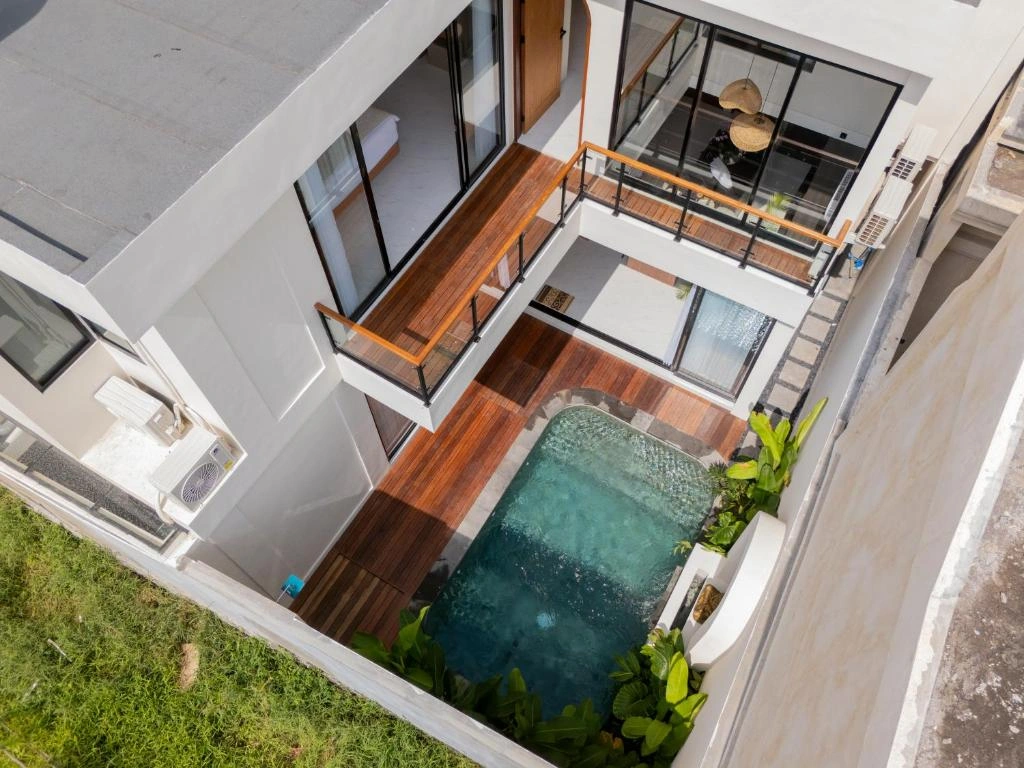 3 BR VILLA IN KAYU TULANG — image 2