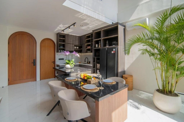 3 BR VILLA IN KAYU TULANG — image 3
