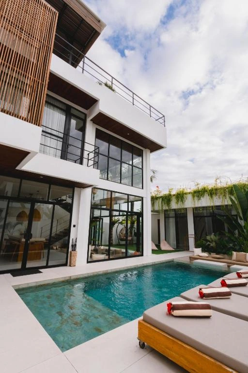 3 BR VILLA IN PERERENAN — image 3