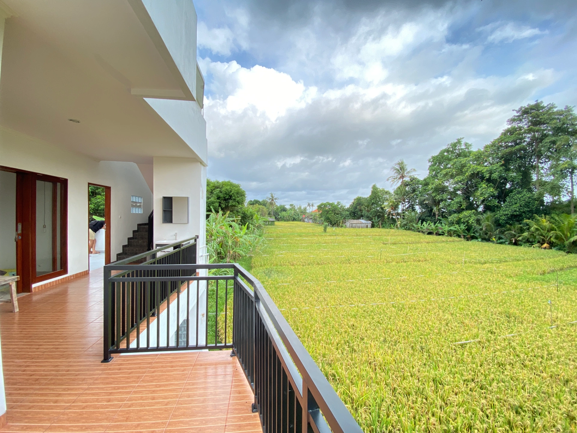 New 1BR + 1 Office 3 Storey House in Kediri — image 1