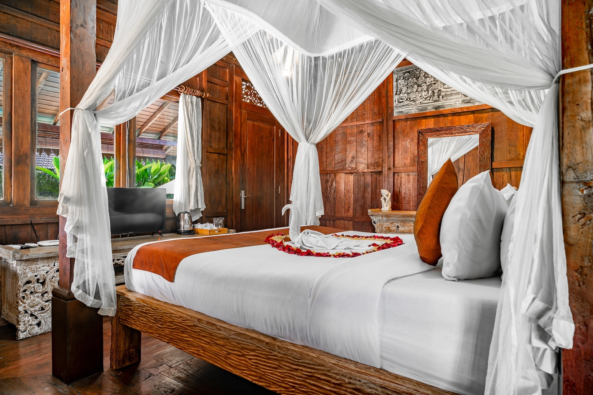 Charming 1BR Traditional Joglo Villa with Private Pool — image 4