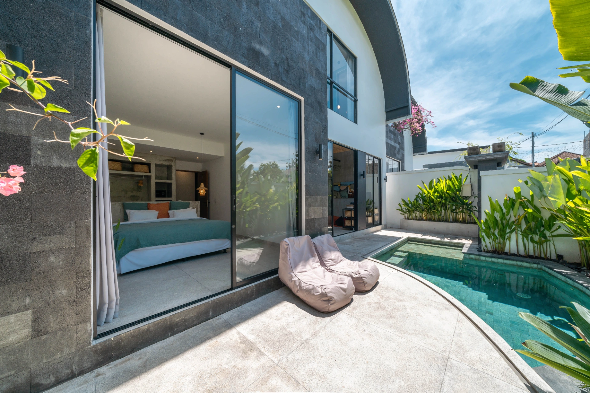 Villa Kembar - Beautiful 2-BR villa in Pererenan close to the beach — image 2