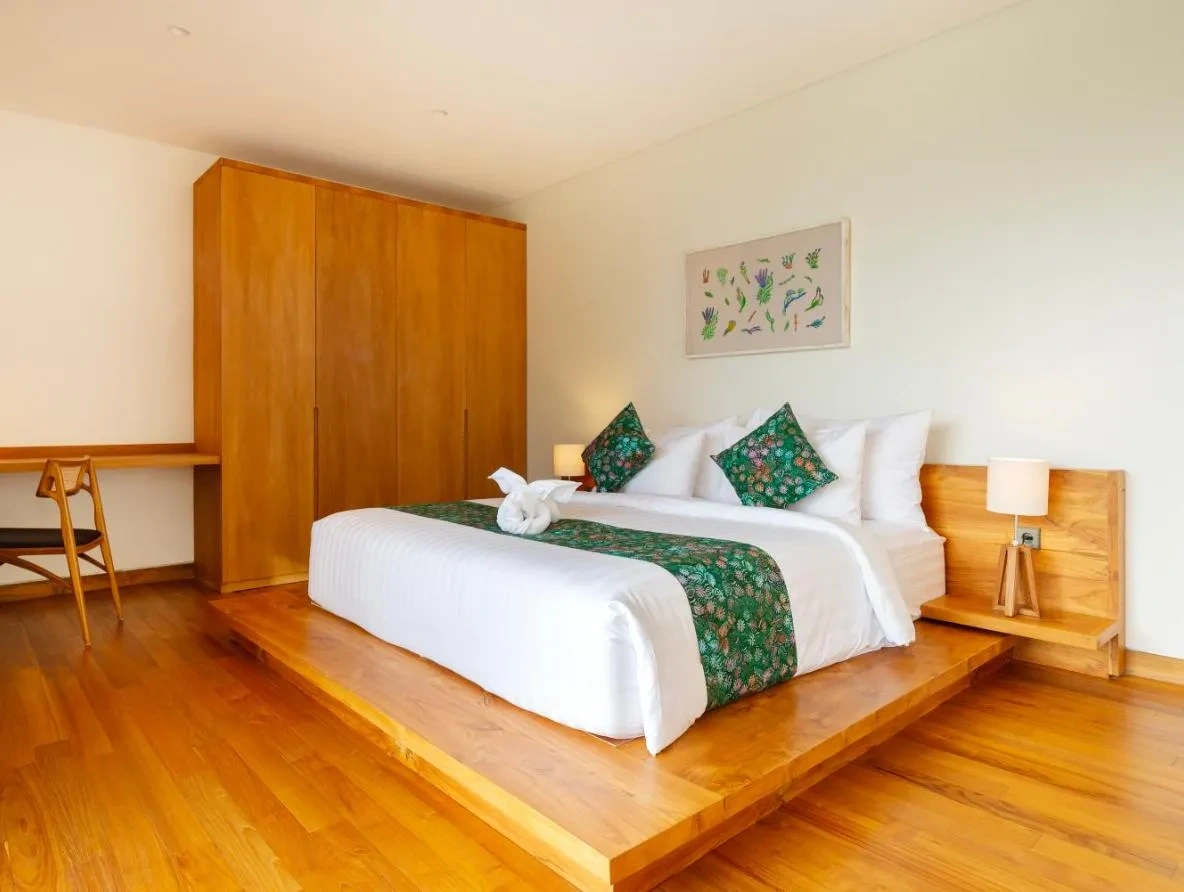 Premium 3BR Villa with Rice Field View · 5 Minutes to PARQ · Kecamatan — image 3