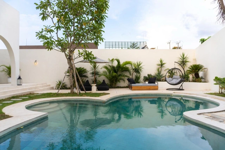 Pererenan Beach Villa — image 2