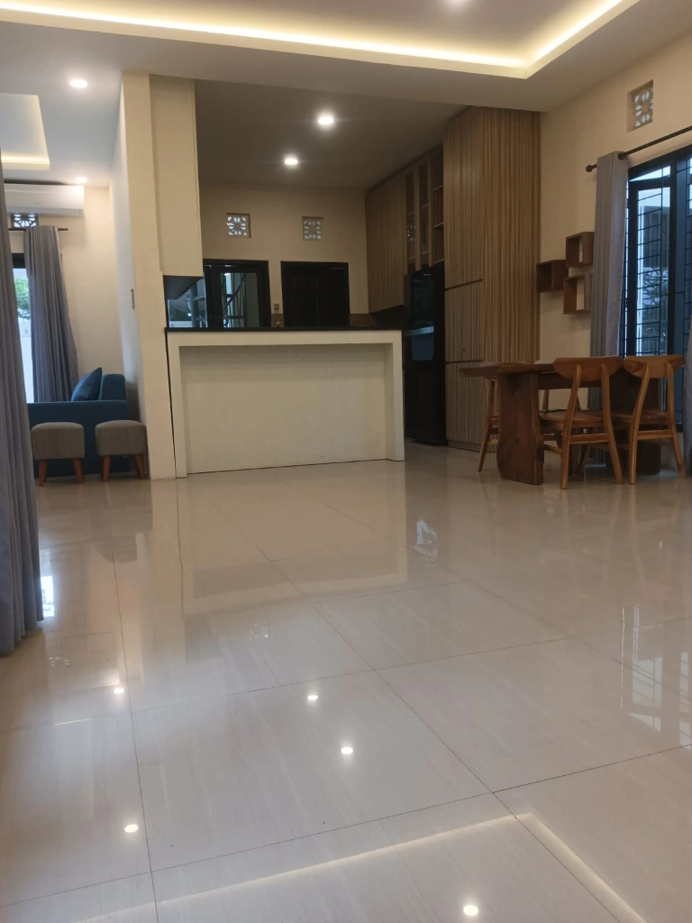 Pererenan Beach Villa — image 1