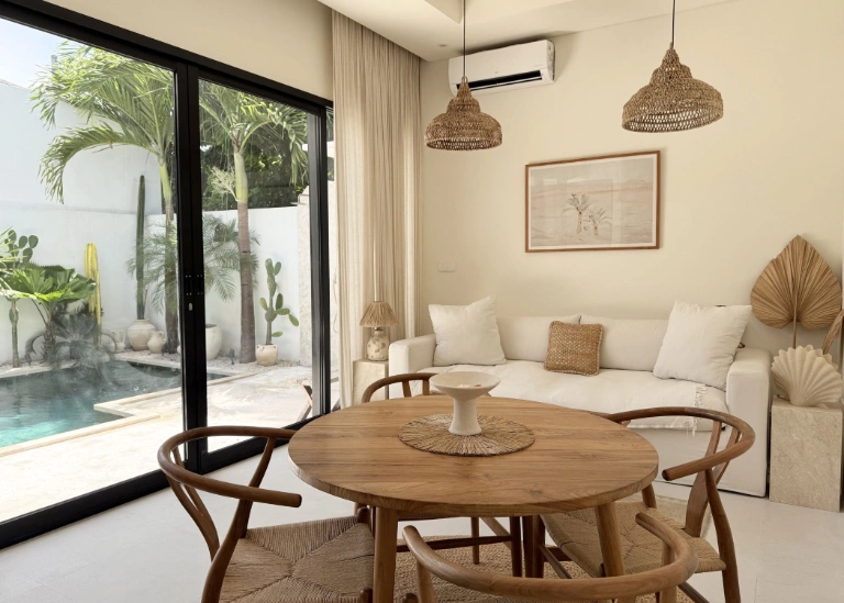 Cozy 2-Bedroom Villa — 5 Minutes from Seseh Beach