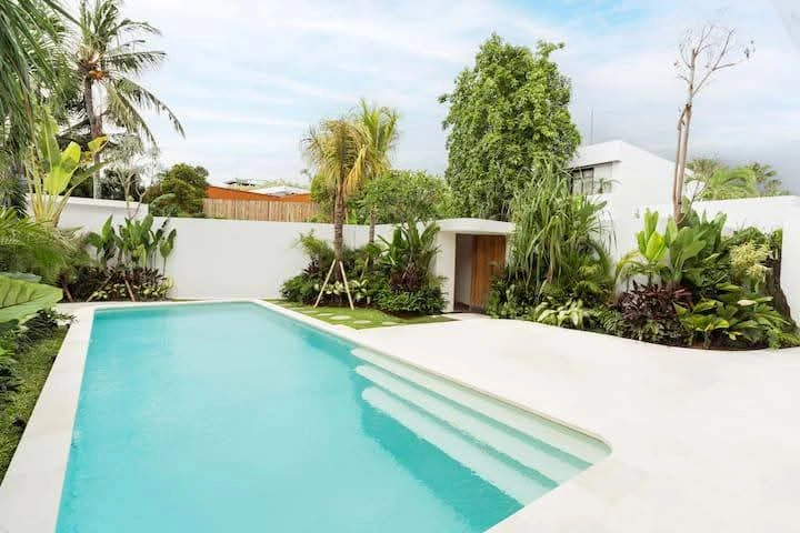 4 BEDROOMS LUXURY VILLA BERAWA FOR DAILY AND MONTHLY RENT — image 2