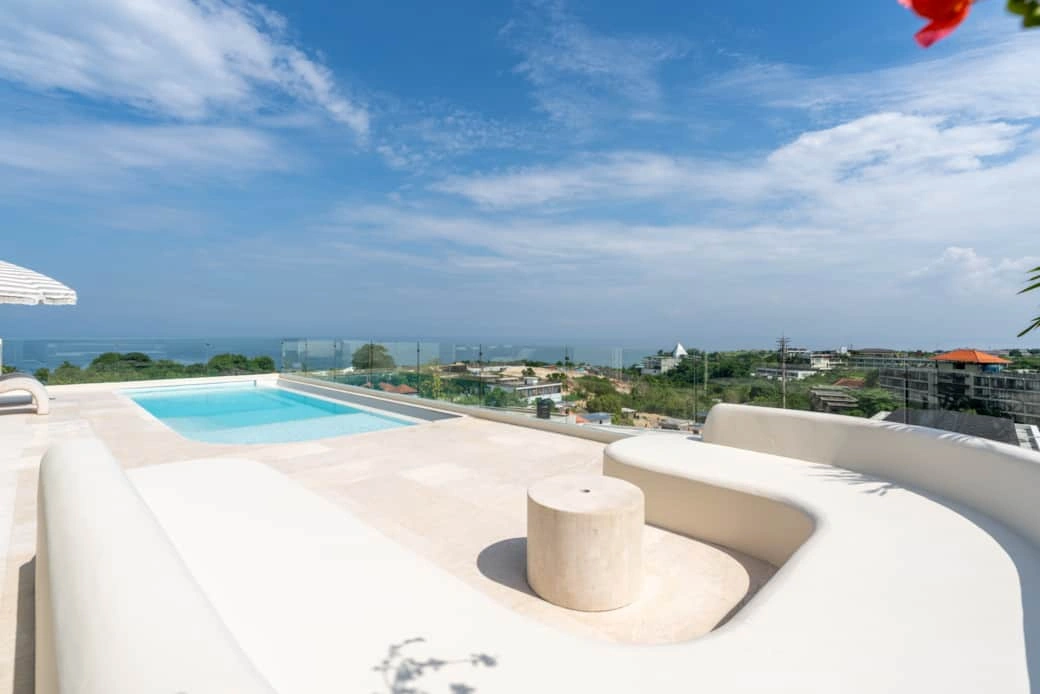 Luxury Ocean View Villa in Uluwatu — image 1