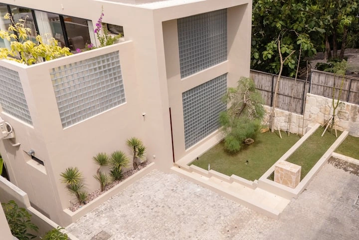 ULUWATU LUXURY OCEAN VIEW VILLA — image 2