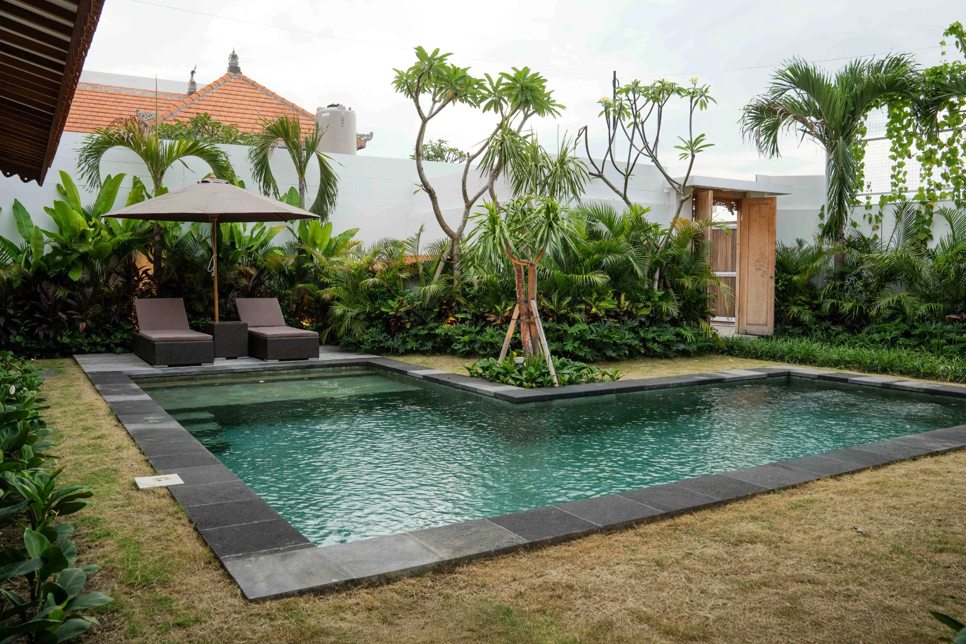 3 Bedroom Modern Tropical Villa — image 2