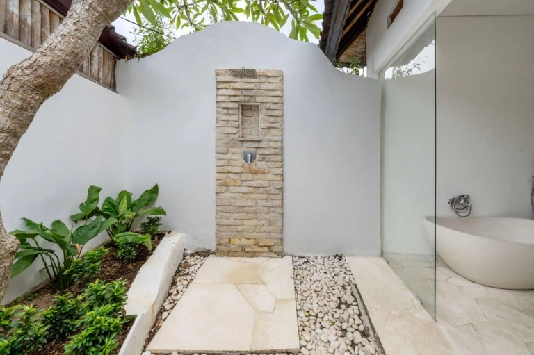 Kundalini House- 2BR Family Home with Shared Pool and Garden & Rice Field View — image 1