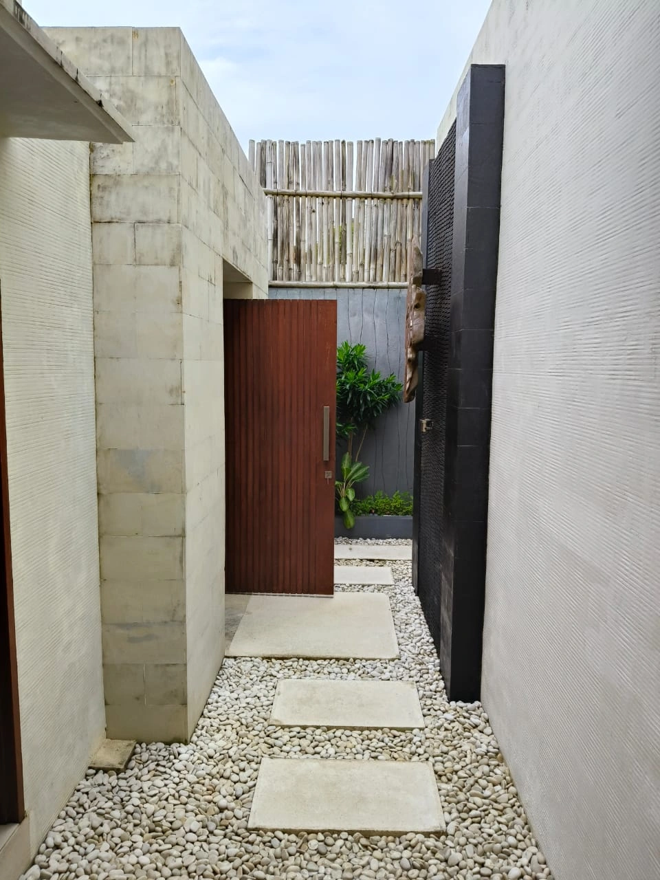 villa jimbaran walk to the beach — image 4