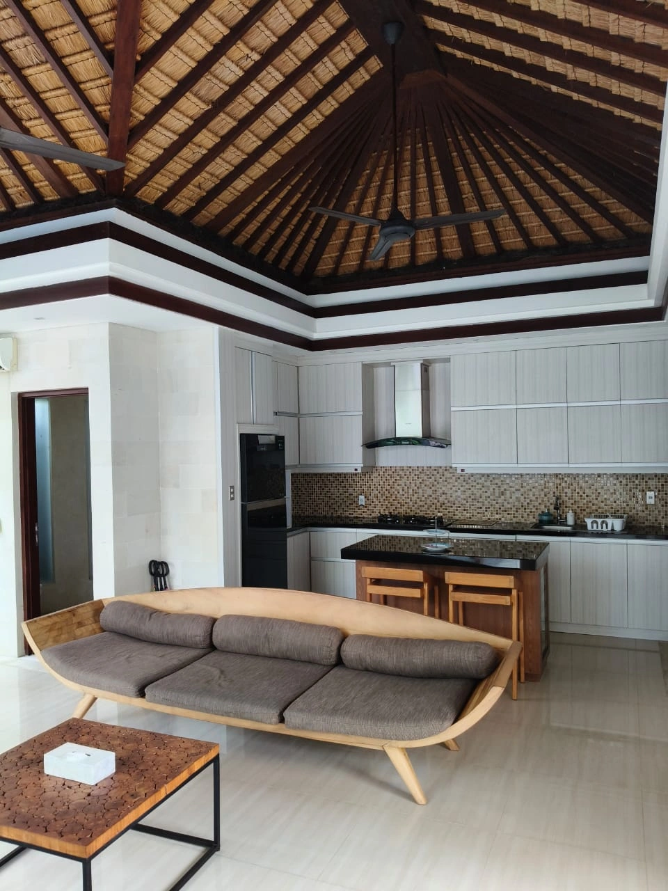 villa jimbaran walk to the beach — image 3