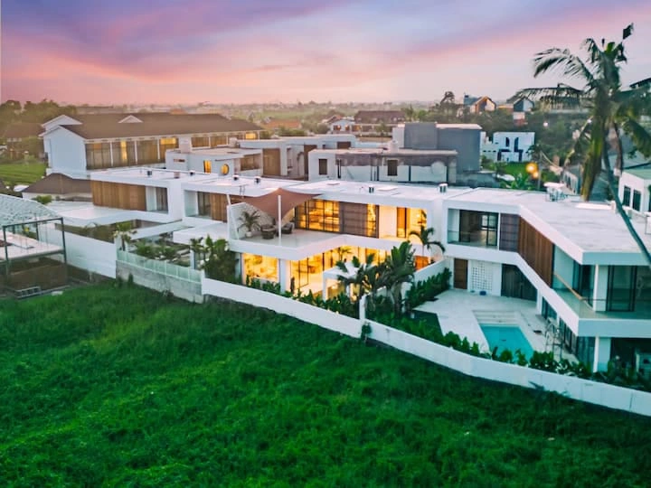 NEW VILLA IN CANGGU BABAKAN FOR DAILY AND MONTHLY RENT — image 1