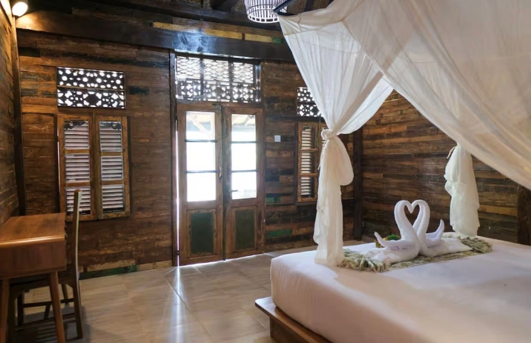 WOODEN HIDEAWAY|1 BR WITH PRIVATE POOL — image 4
