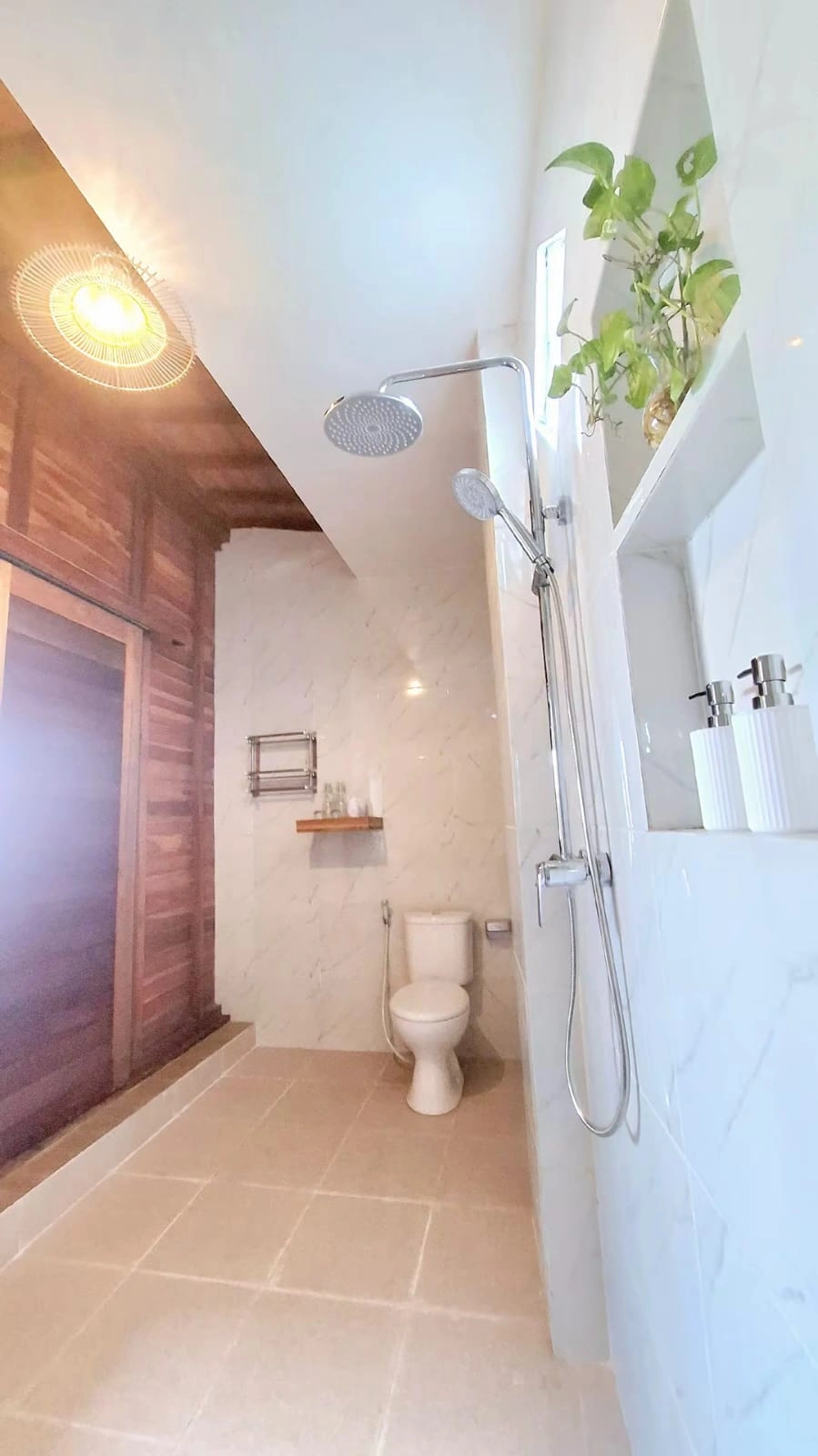Private pool villa w/ rice field view — image 4