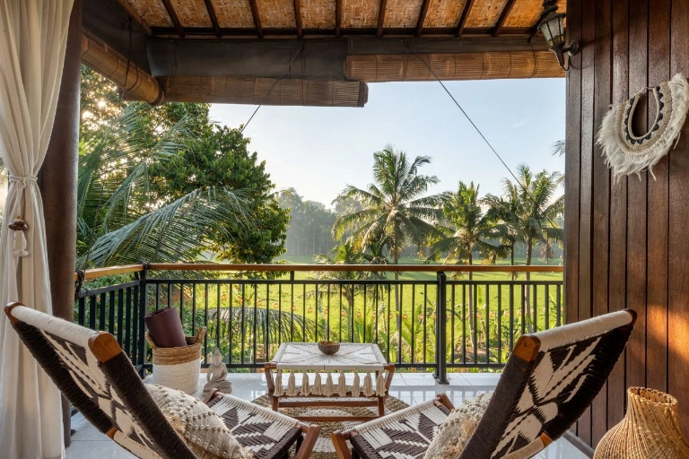 Yang House- 1BR Sunrise View Villa with Kitchen Balcony & Shared Pool