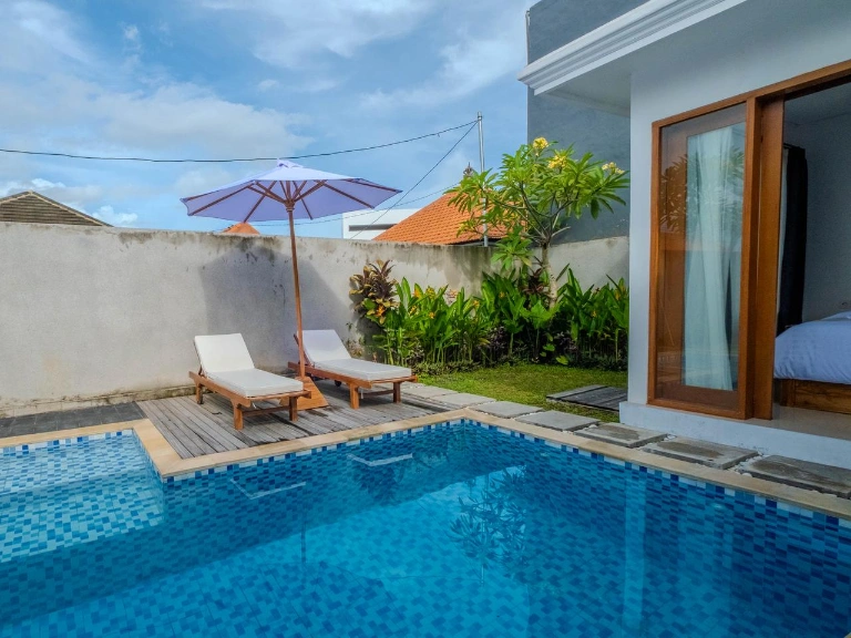 Villa for Rent 4 Unit Tibubeneng Padonan Canggu — image 1