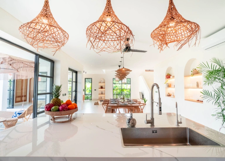 Luxury 4BR Tropical Villa w Rooftop & Rice Field Views Seseh — image 4