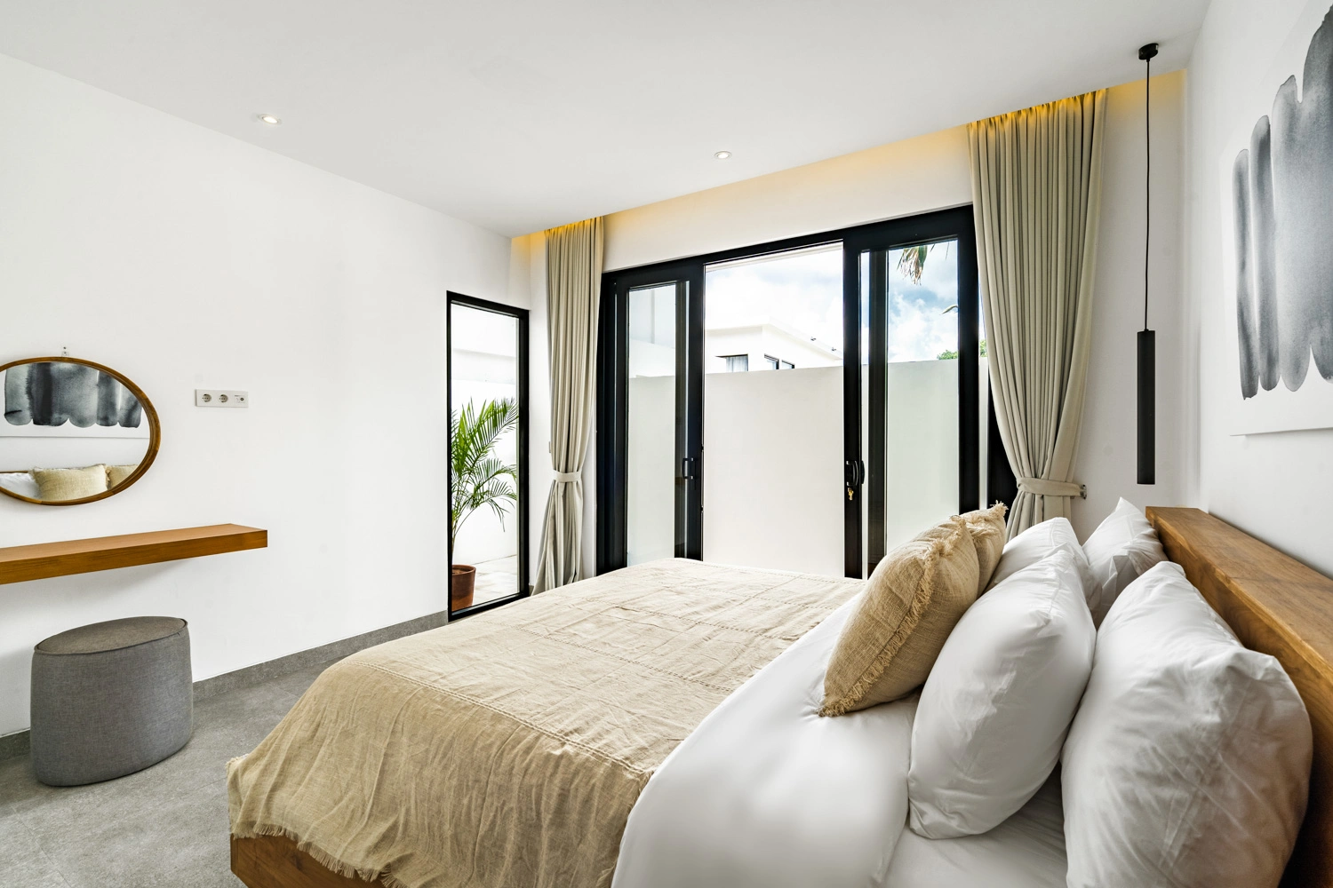 4 beds - Pool Villa Oasis - Canggu / Seminyak — image 2