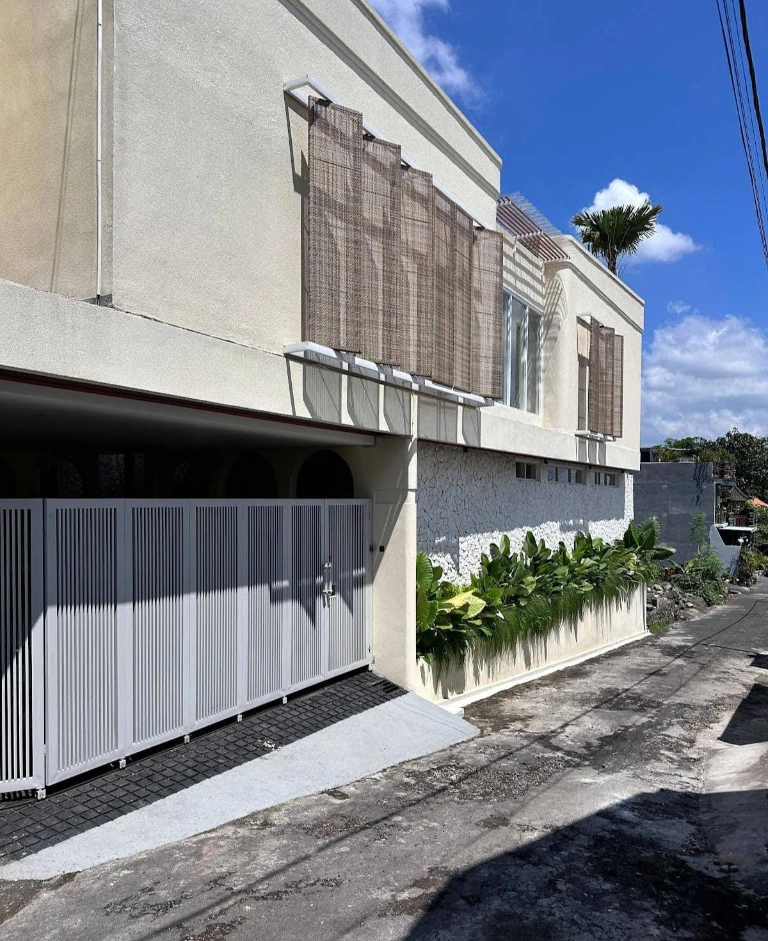 4BR Brand New Villa at Jalan Pantai Kedungu