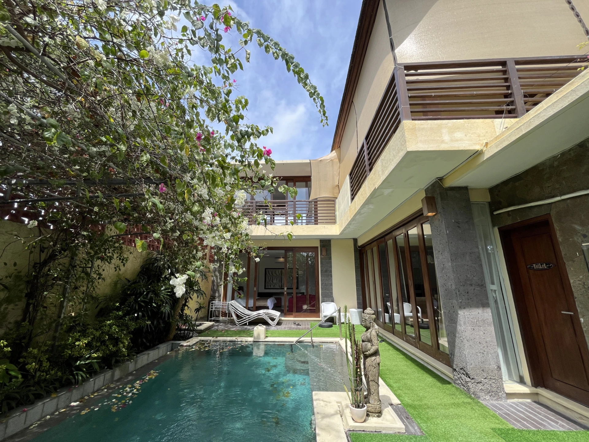 3 bedroom Family Villa In a Complex - No Construction