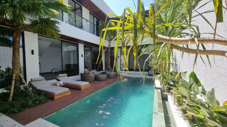 Modern 3BR Contemporary Villa w/ Home Office — image 2