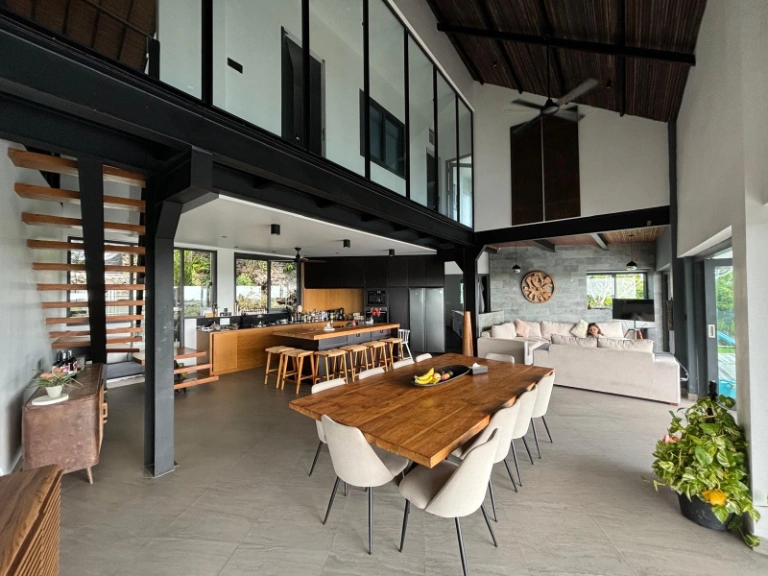 Panoramic 6BR Luxury Villa w/ Rooftop & 180° Ocean Views — image 1