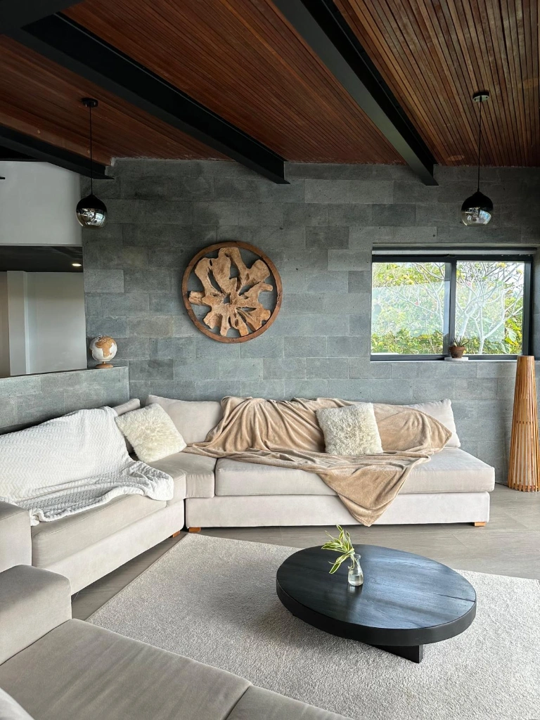Panoramic 6BR Luxury Villa w/ Rooftop & 180° Ocean Views — image 3