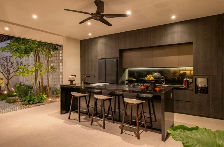 Refined 3BR Open-Living Villa w/ Garden & Pool — image 3