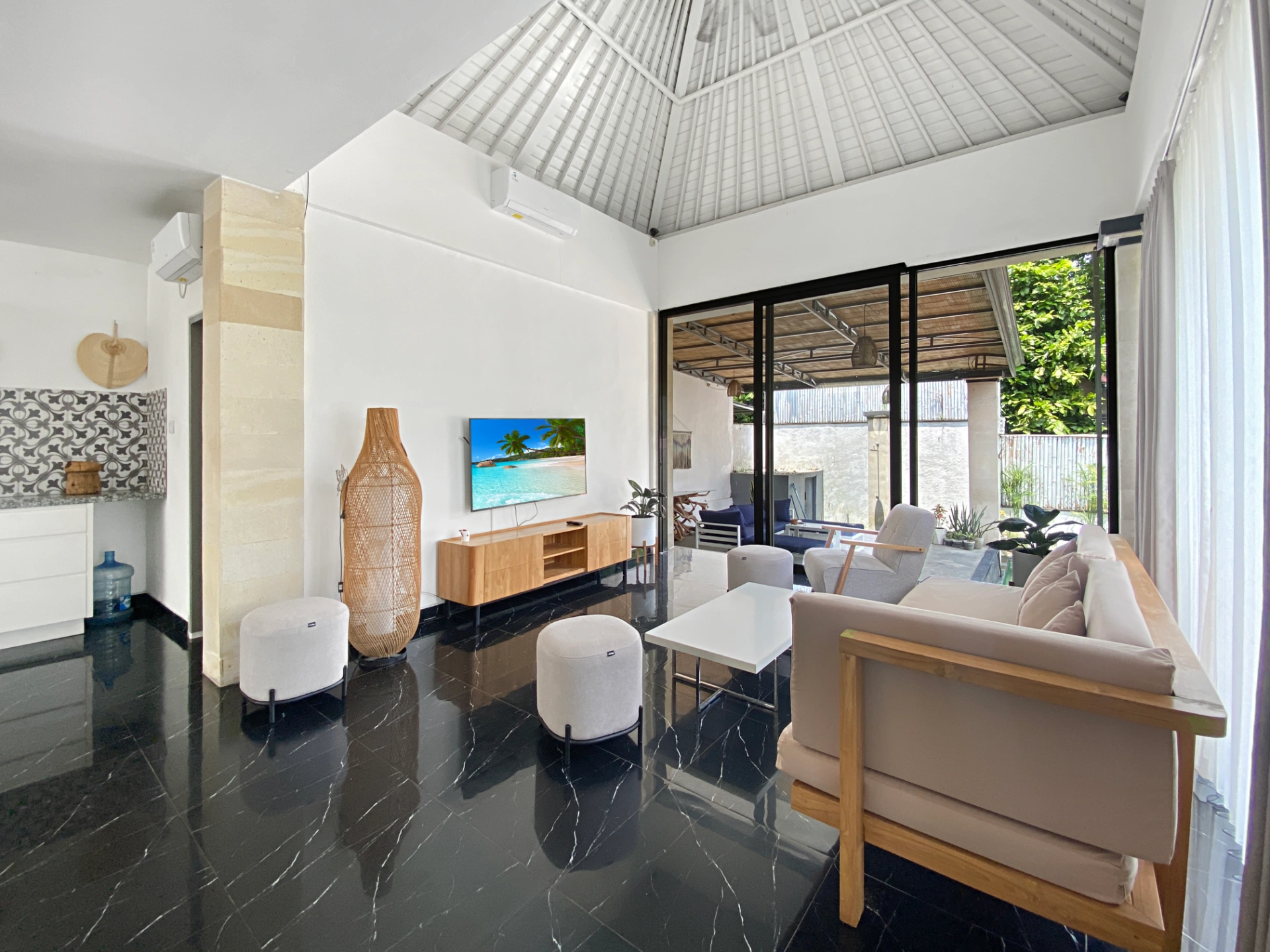 Pererenan Palm Villa By Local Property Team — image 2