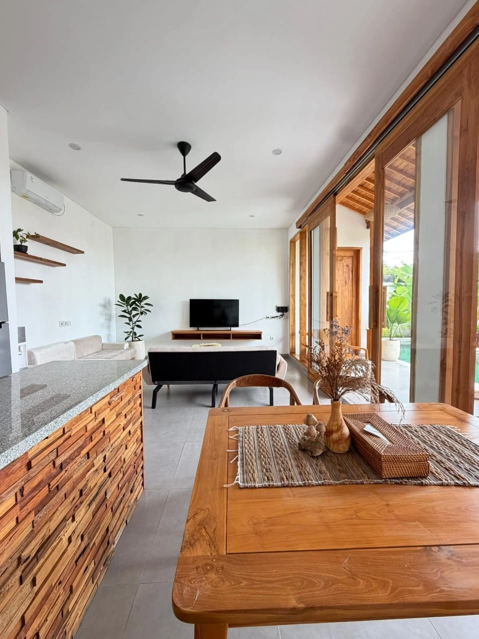 Private Villa For Rent 1 Bed In SesehBadung Bali PO-4091 — image 4