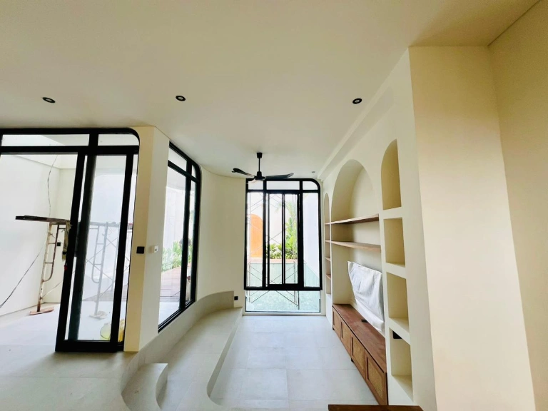Mediterranean Villa in Prime Berawa - For Sale & Rent - YO203D — image 2