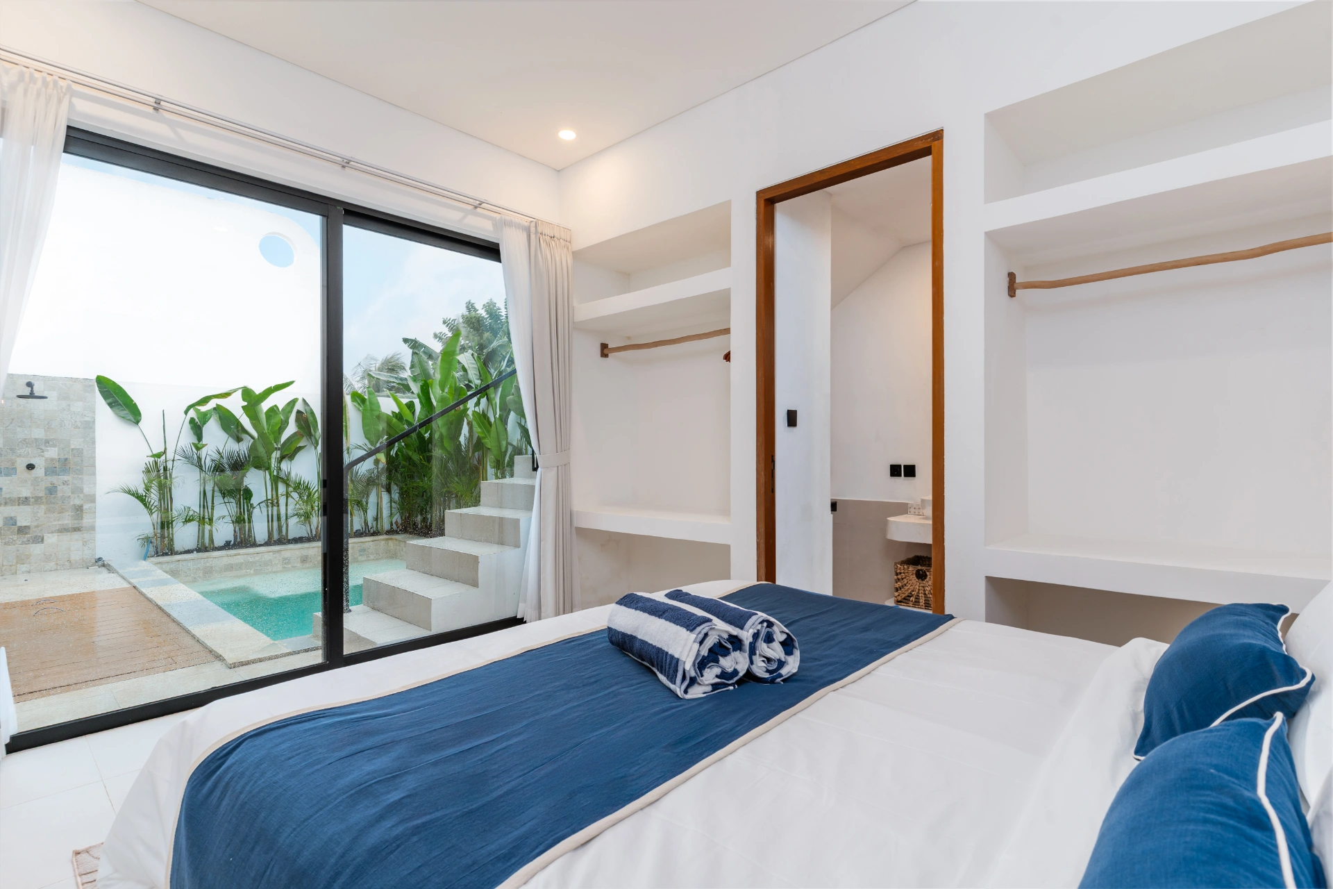 Mediterranean-Style 2BR Villa w/ Rooftop Ocean Views — image 4