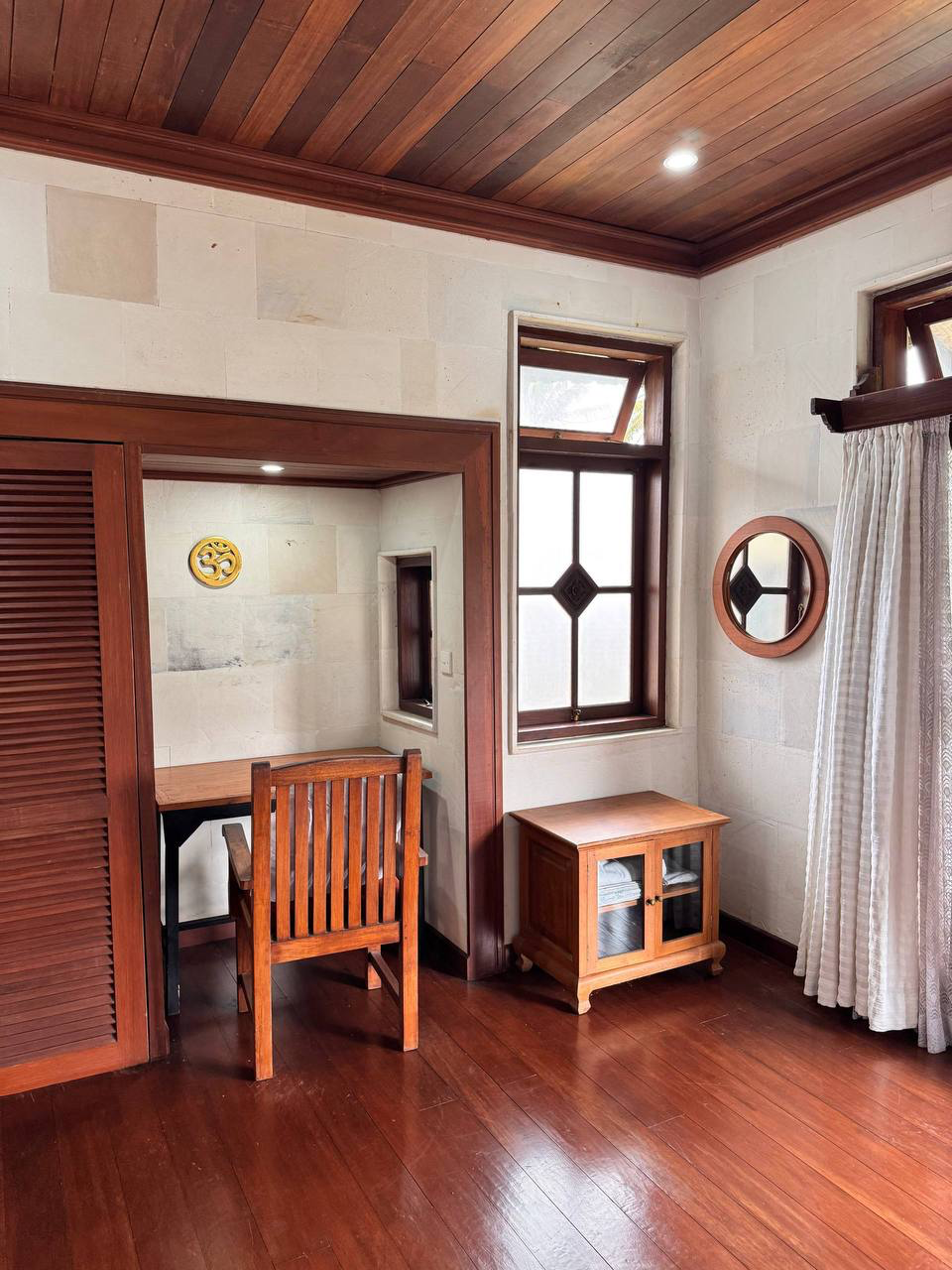 2 level Villa jungle cliff view — image 2