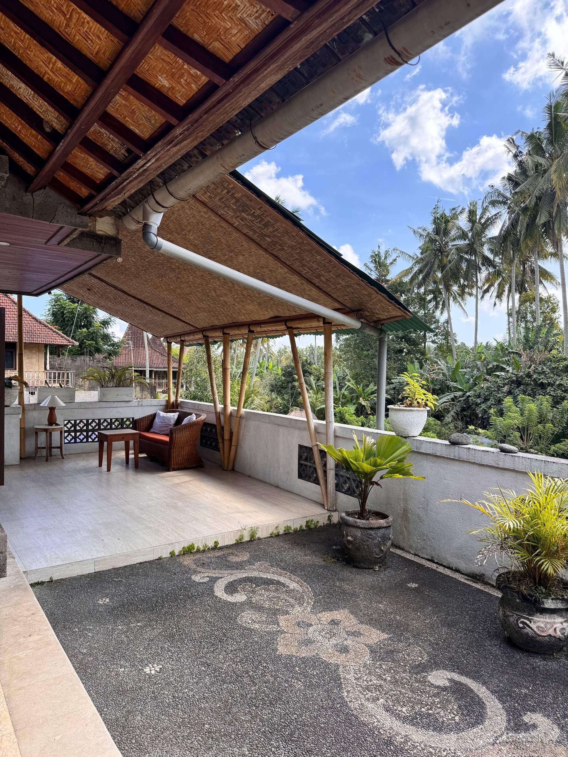 2 level Villa jungle cliff view — image 3