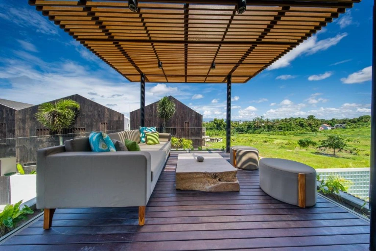 3 BR LUXURY VILLA IN PERERENAN — image 3