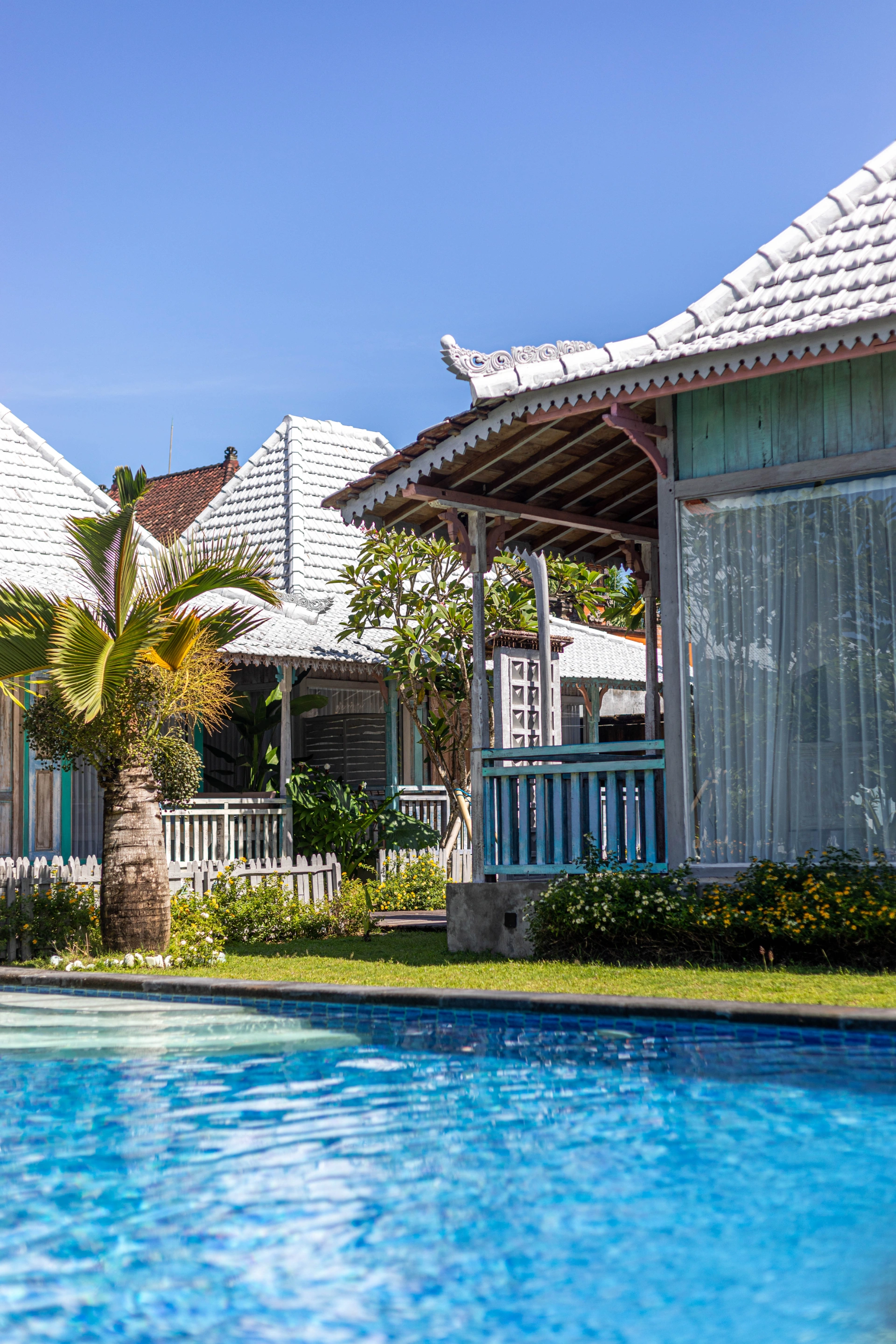 Spacious 2BR Garden Villa w/ Jacuzzi Balcony & Pool — image 1