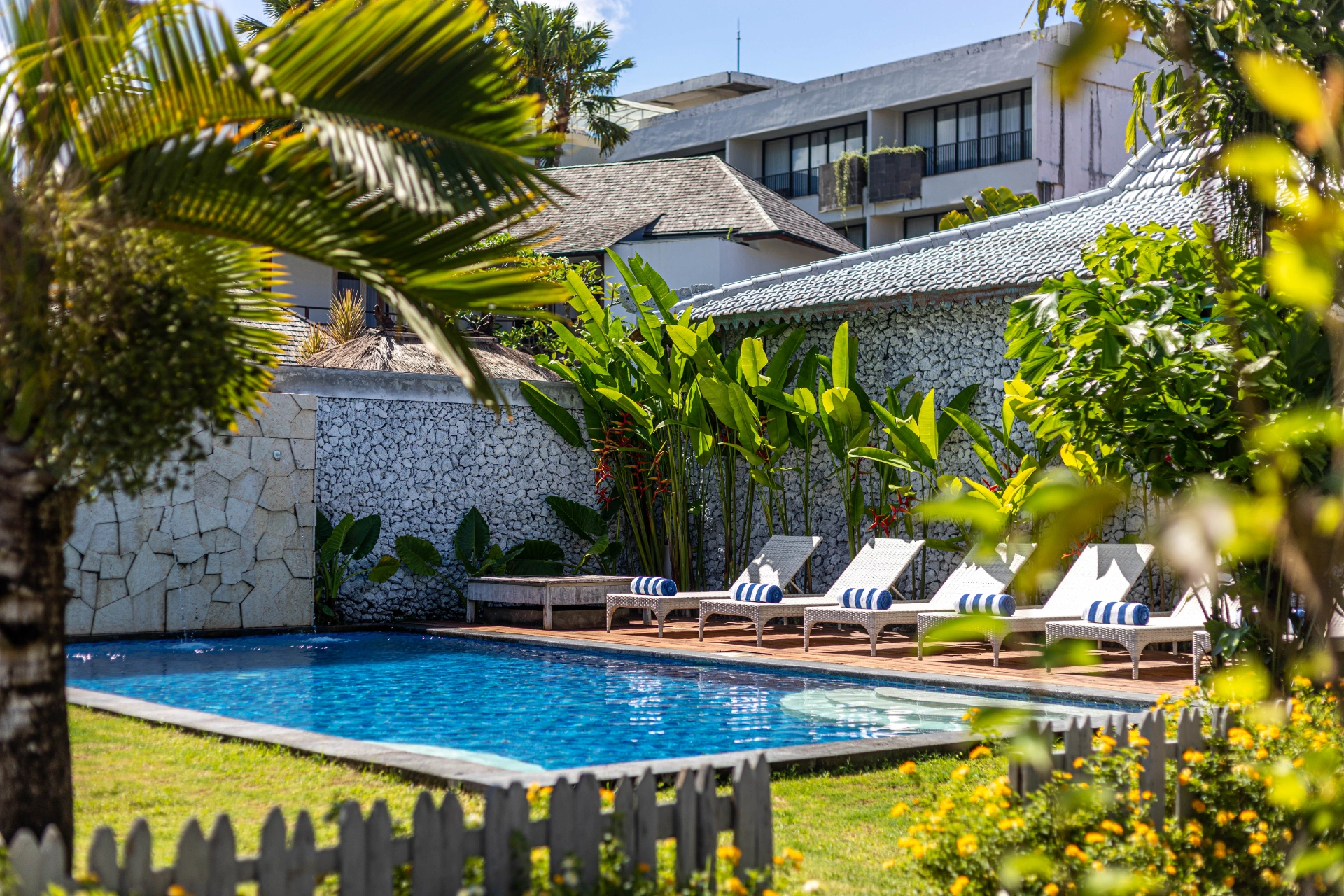 Spacious 2BR Garden Villa w/ Jacuzzi Balcony & Pool — image 2