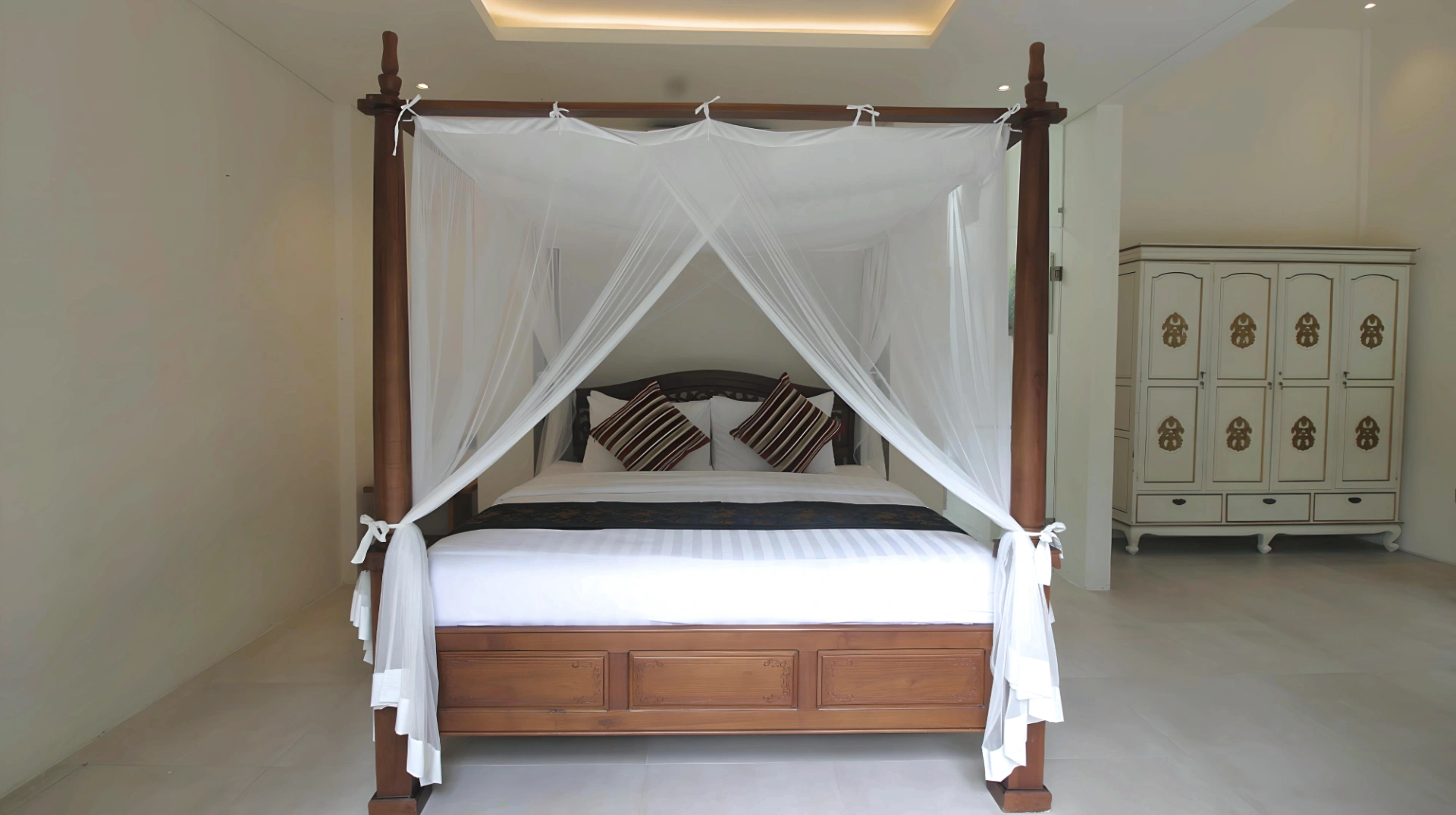 Spacious 5BR - Puri Hawila Jimbaran — image 1