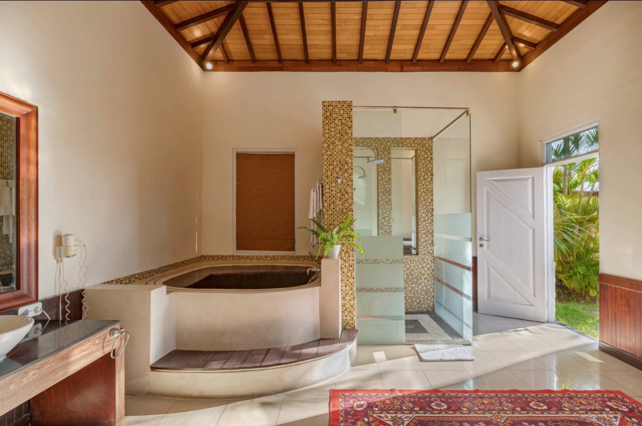 Premium villa with park and sunset views GWK — image 4