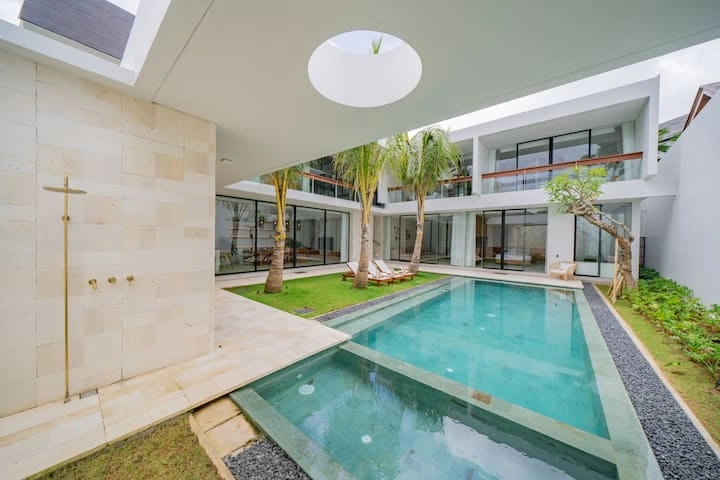 4 BEDROOMS VILLA IN PERERENAN BEACHSIDE FOR MONTHLY AND YEARLY RENT — image 2