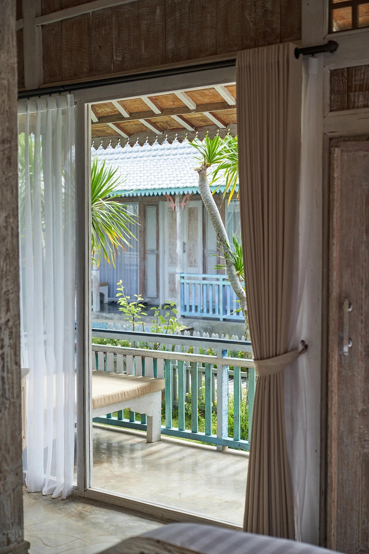 Spacious 1BR Garden Villa w/ Pool Balcony & Jacuzzi — image 1